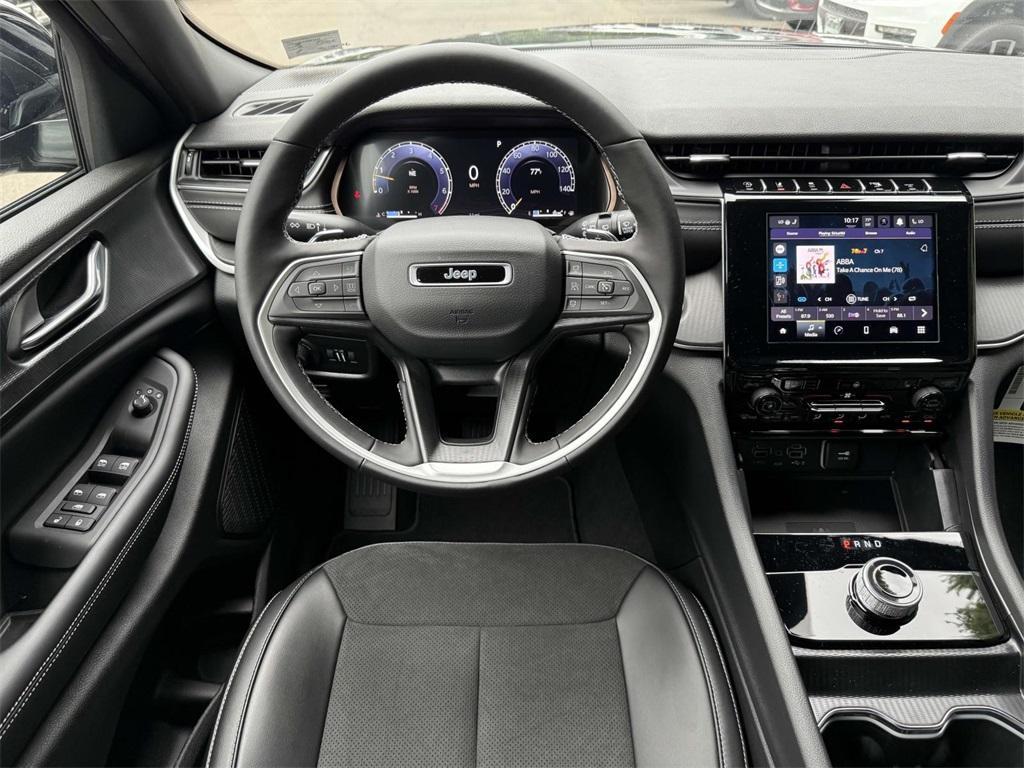 new 2025 Jeep Grand Cherokee car, priced at $39,612