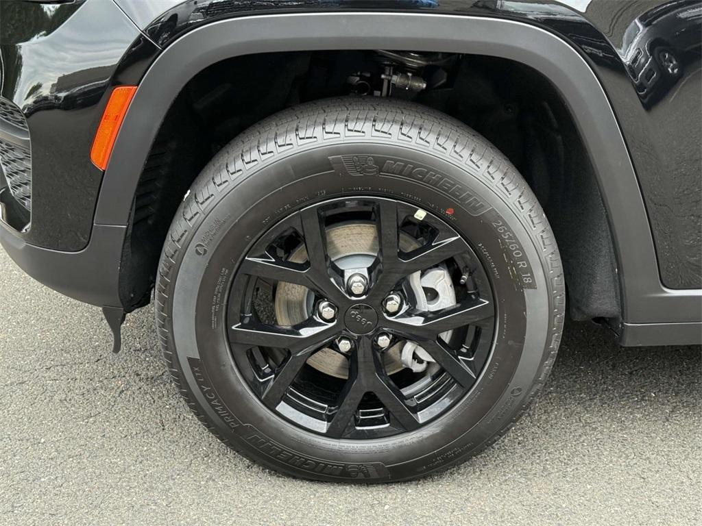 new 2025 Jeep Grand Cherokee car, priced at $39,612