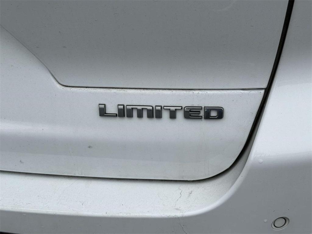 used 2022 Jeep Grand Cherokee L car, priced at $32,000