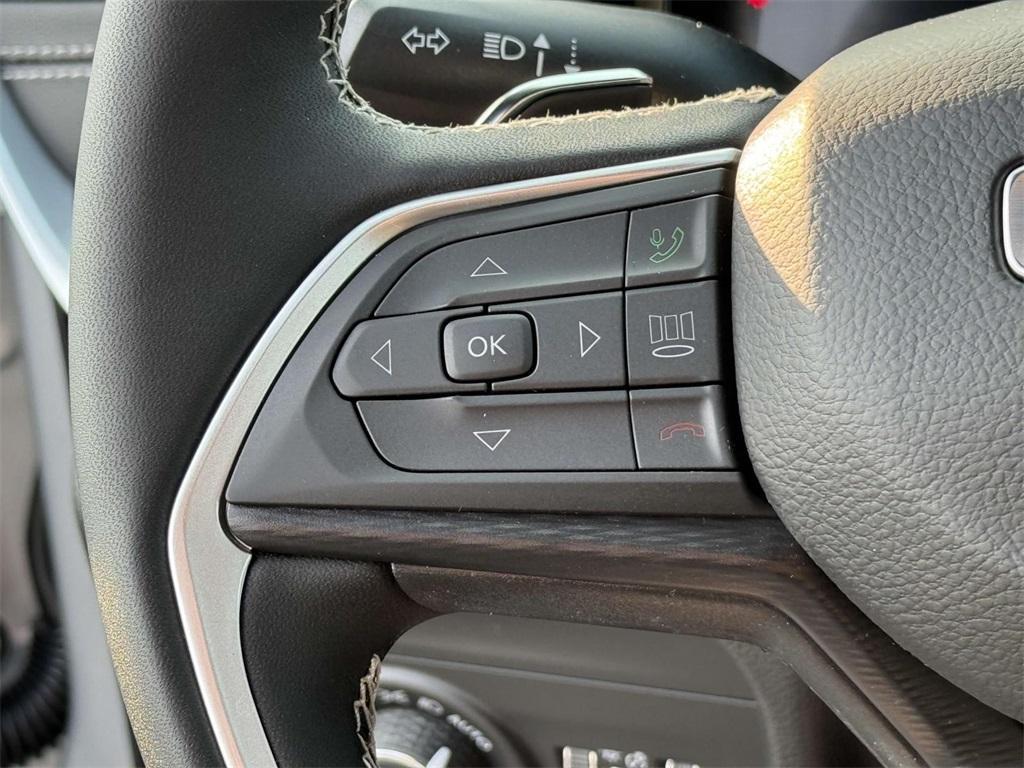 new 2025 Jeep Grand Cherokee car, priced at $37,384