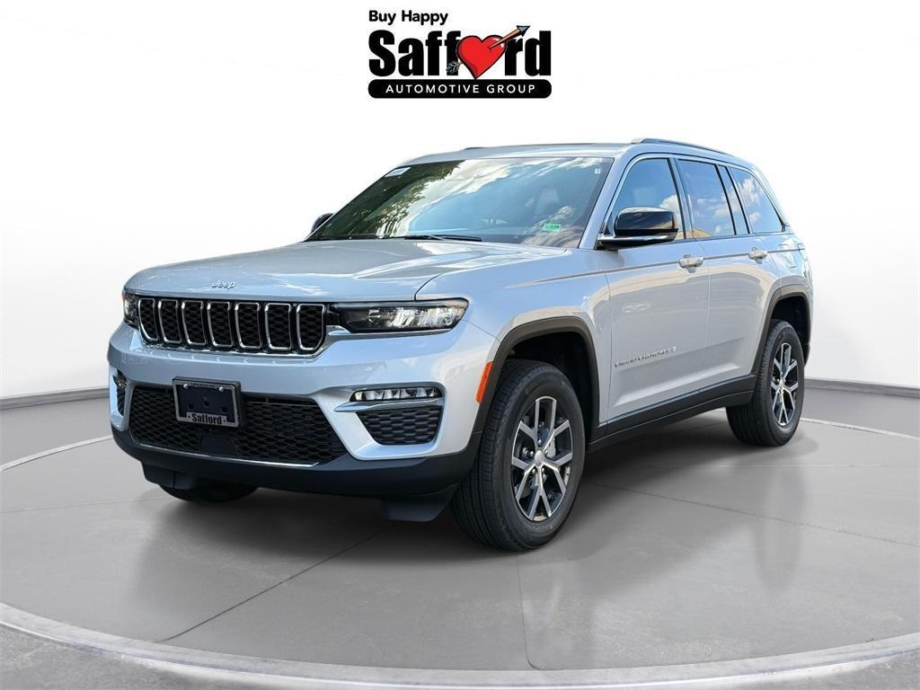 new 2025 Jeep Grand Cherokee car, priced at $42,877