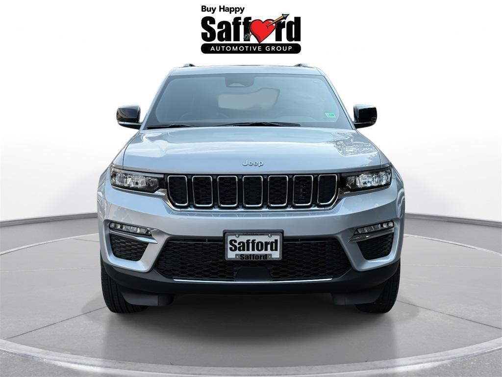 new 2025 Jeep Grand Cherokee car, priced at $41,008