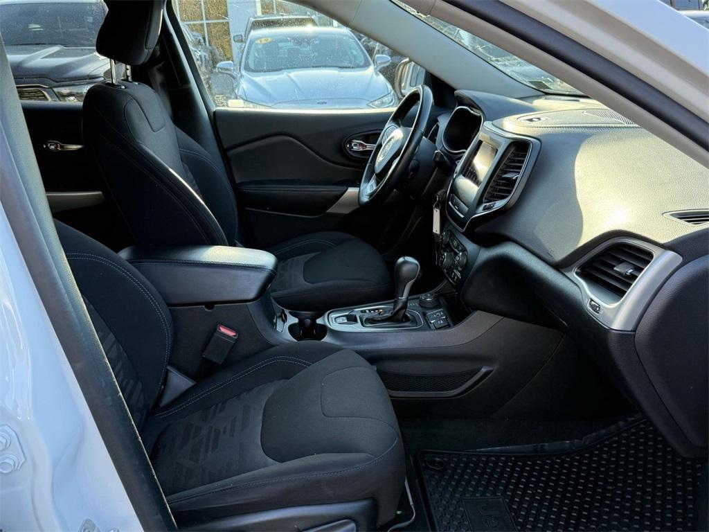 used 2020 Jeep Cherokee car, priced at $18,992