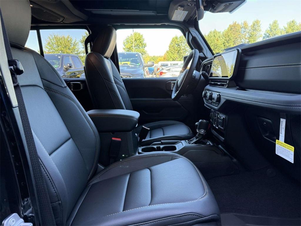 new 2025 Jeep Wrangler car, priced at $48,432