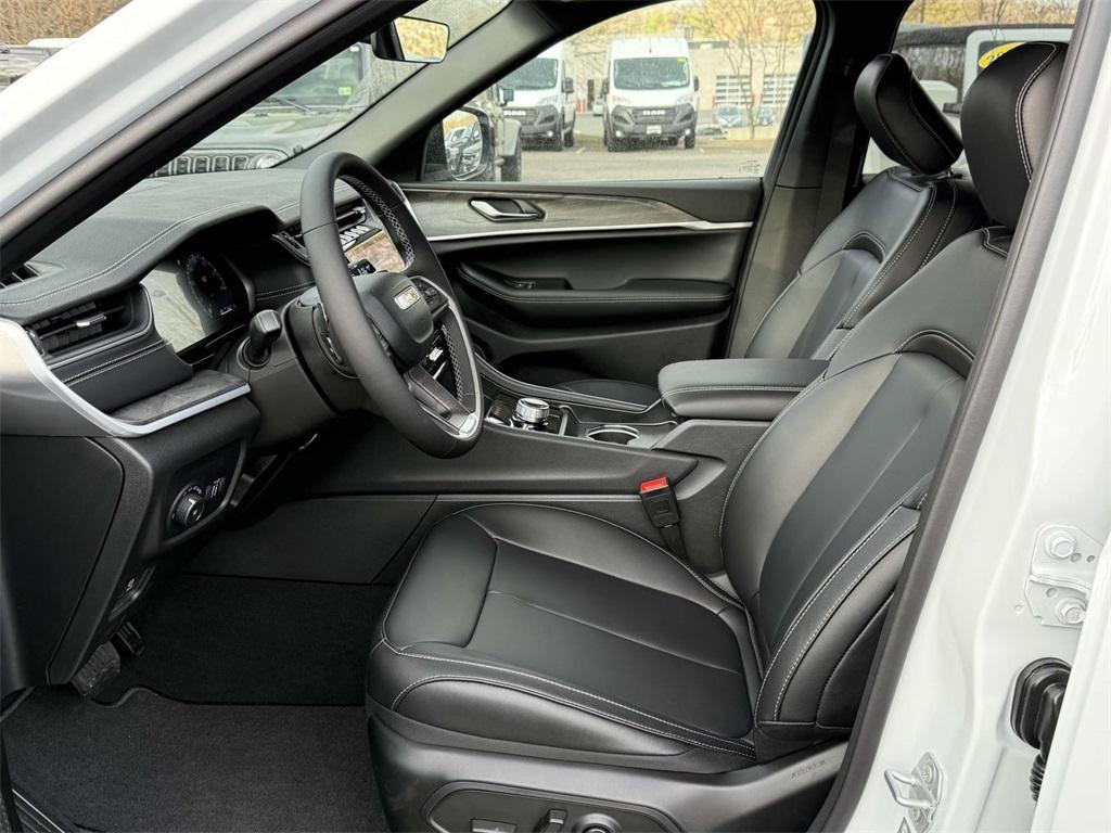 new 2025 Jeep Grand Cherokee L car, priced at $45,065