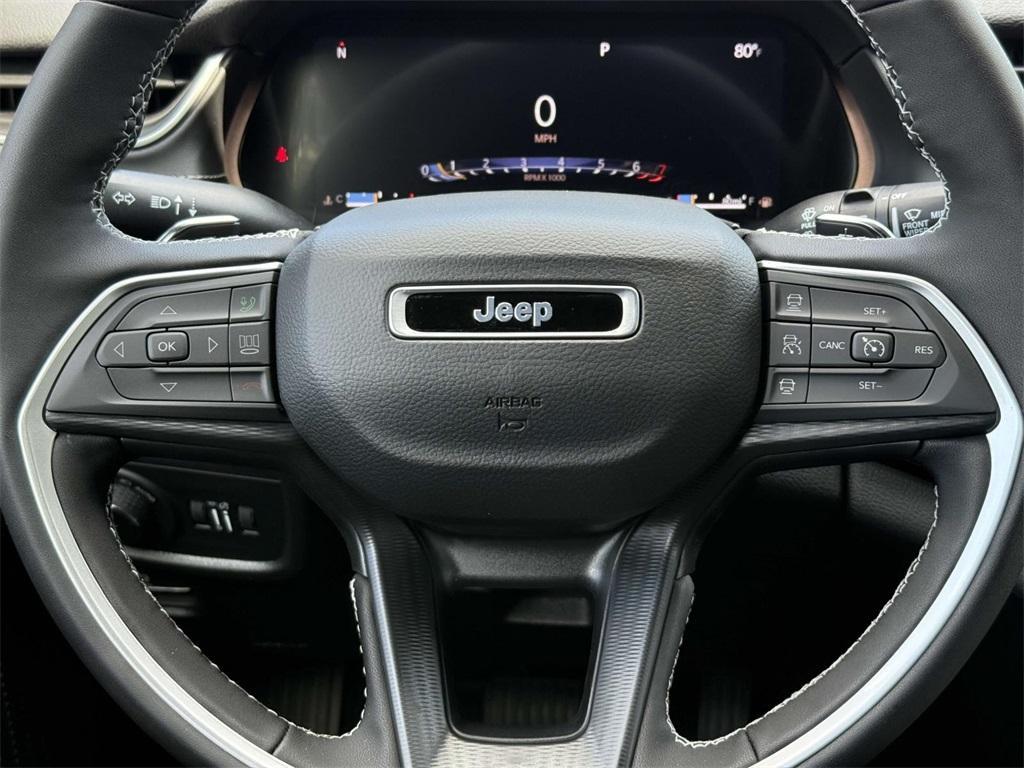 new 2025 Jeep Grand Cherokee car, priced at $37,851