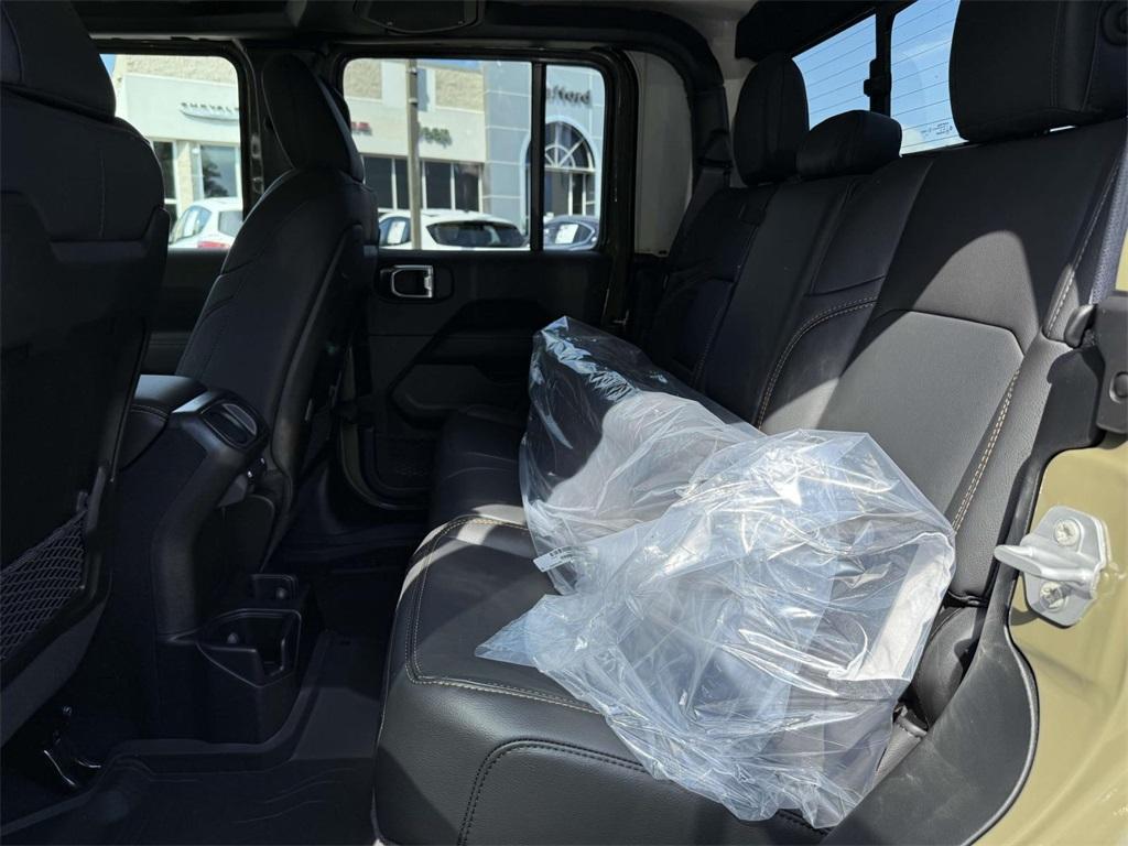 new 2025 Jeep Gladiator car, priced at $43,481