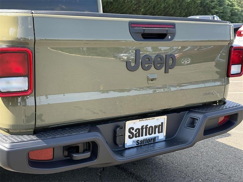 new 2025 Jeep Gladiator car, priced at $43,481