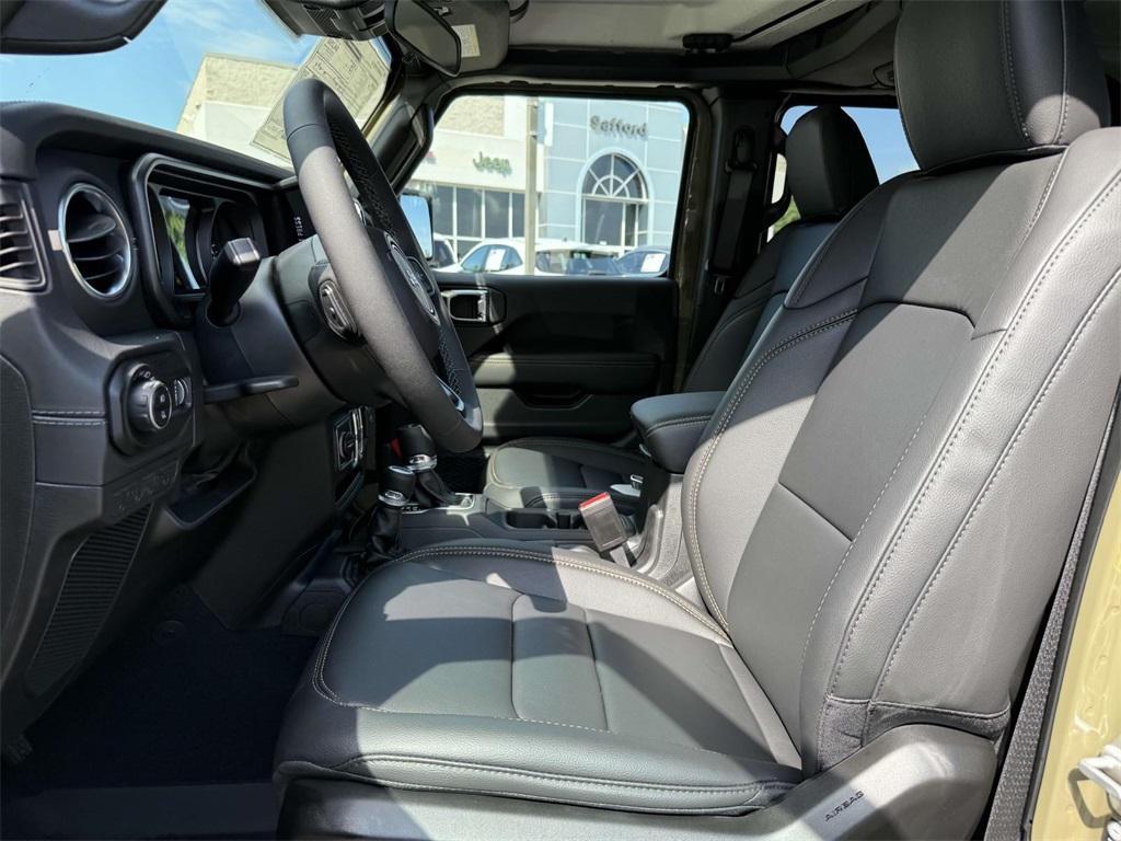 new 2025 Jeep Gladiator car, priced at $43,481