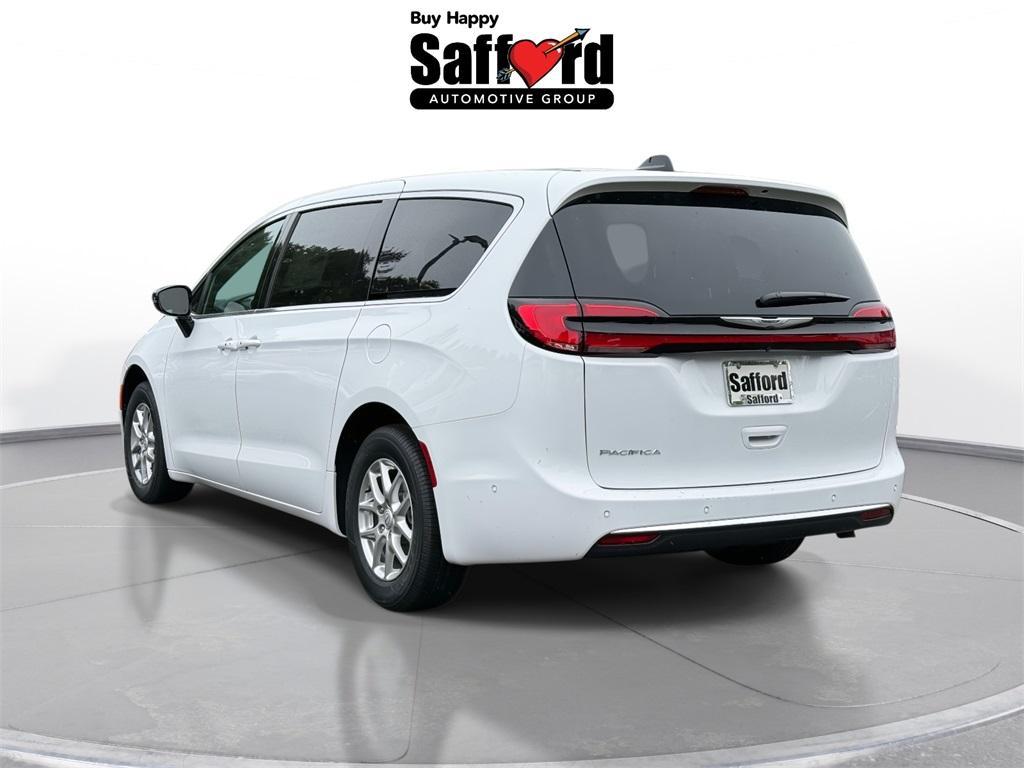 new 2025 Chrysler Pacifica car, priced at $35,725