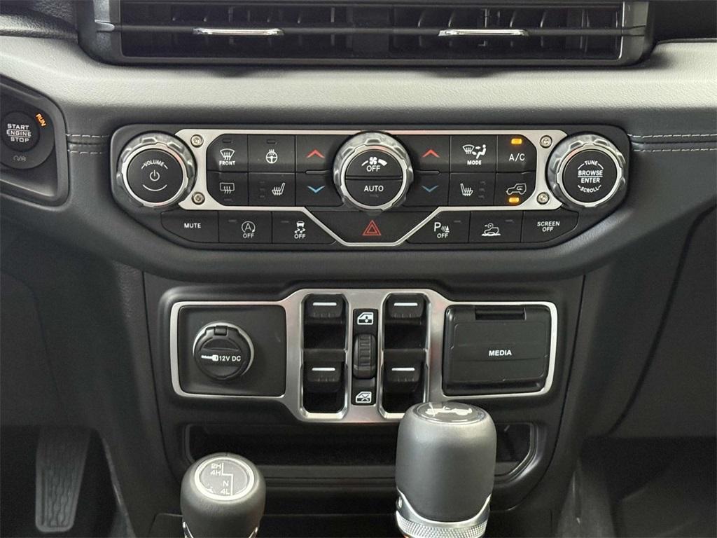 new 2025 Jeep Wrangler car, priced at $48,212