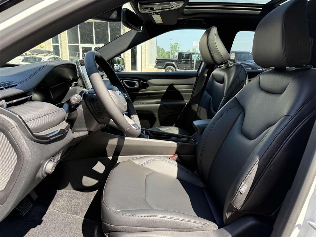 new 2025 Jeep Compass car, priced at $31,625
