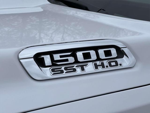 new 2025 Ram 1500 car, priced at $70,927