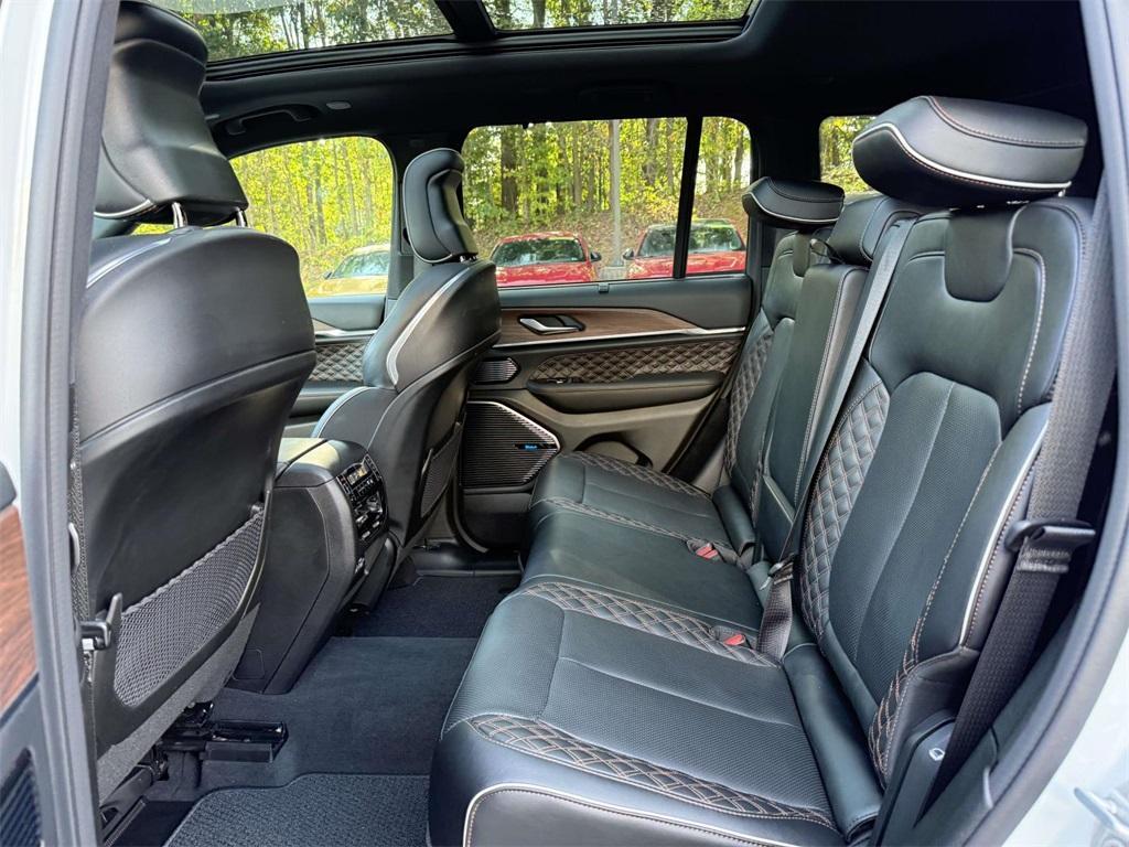 used 2022 Jeep Grand Cherokee car, priced at $40,000
