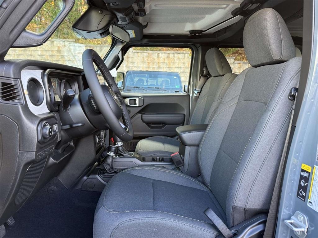 new 2026 Jeep Gladiator car, priced at $45,810