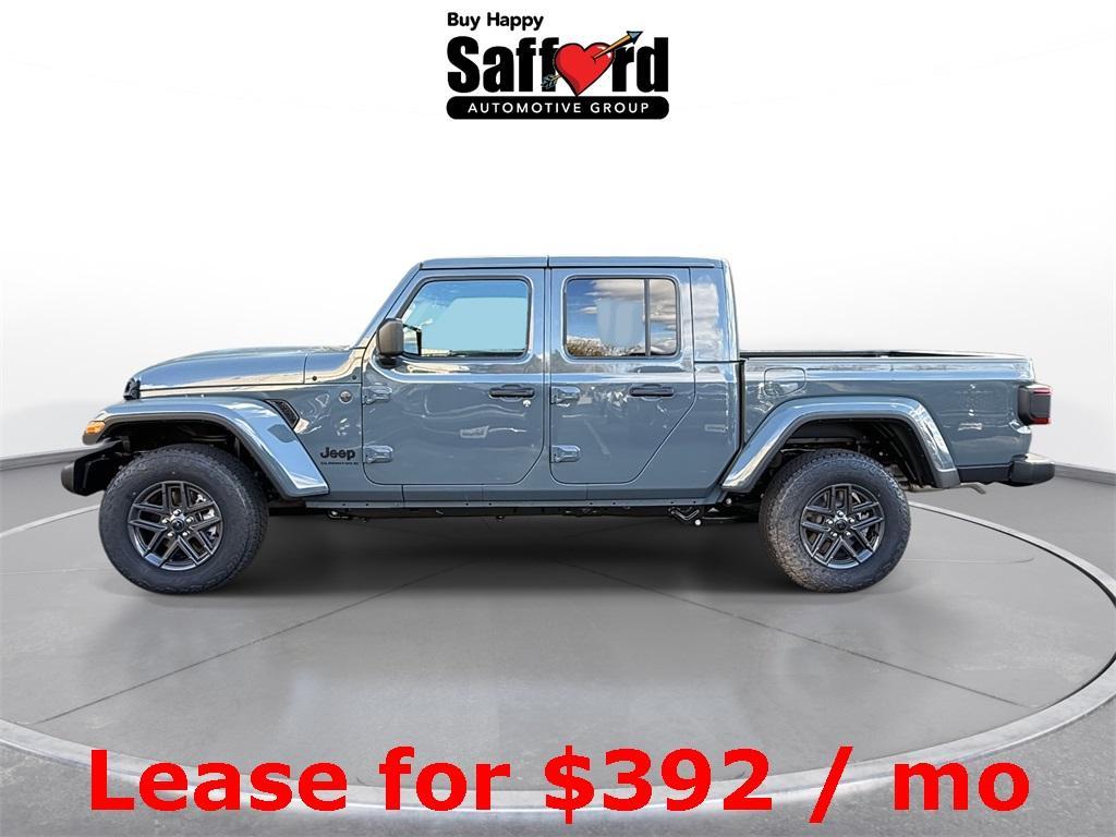 new 2026 Jeep Gladiator car, priced at $45,810