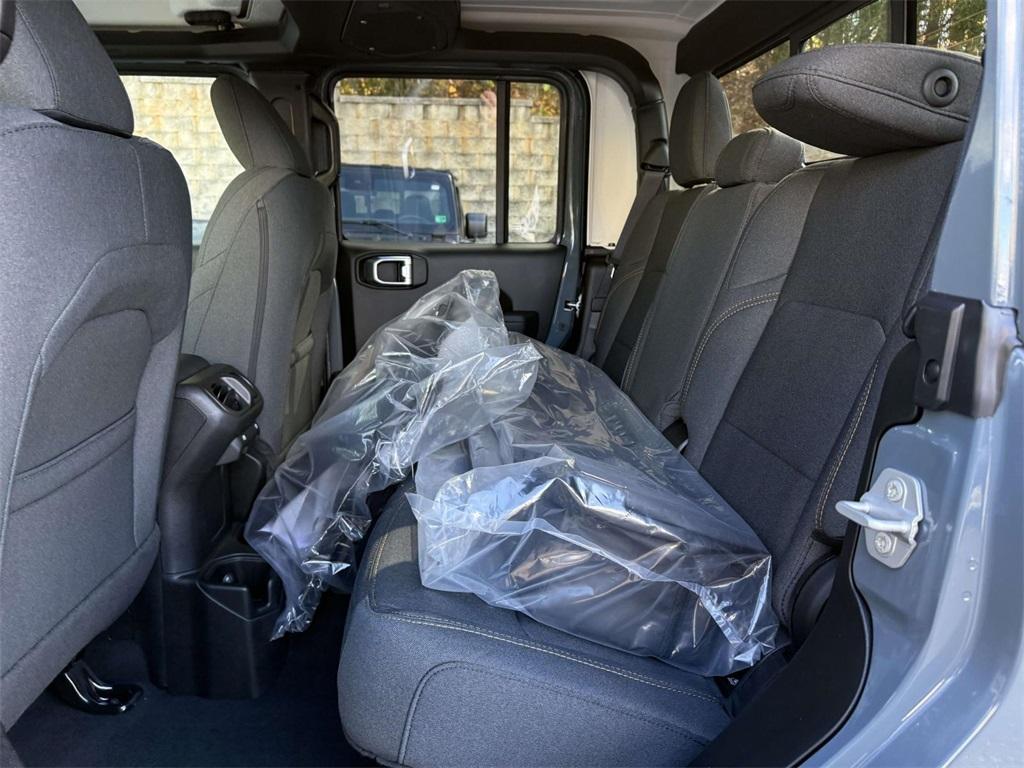 new 2026 Jeep Gladiator car, priced at $45,810