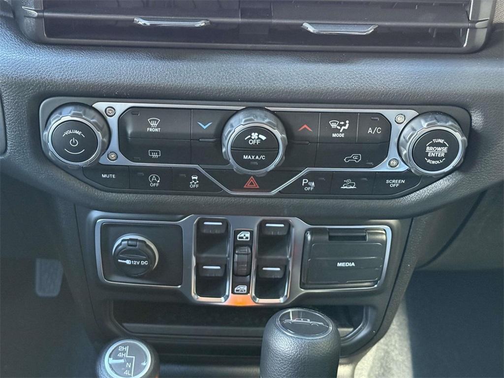 new 2026 Jeep Gladiator car, priced at $45,810