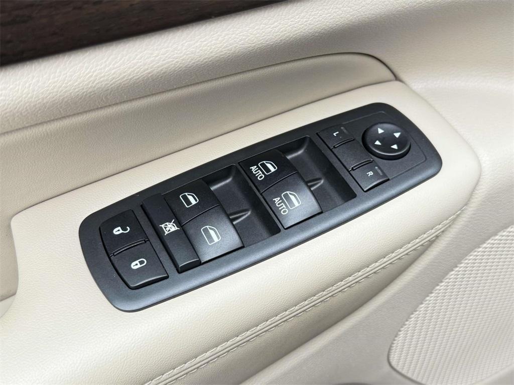 used 2018 Jeep Grand Cherokee car, priced at $17,392