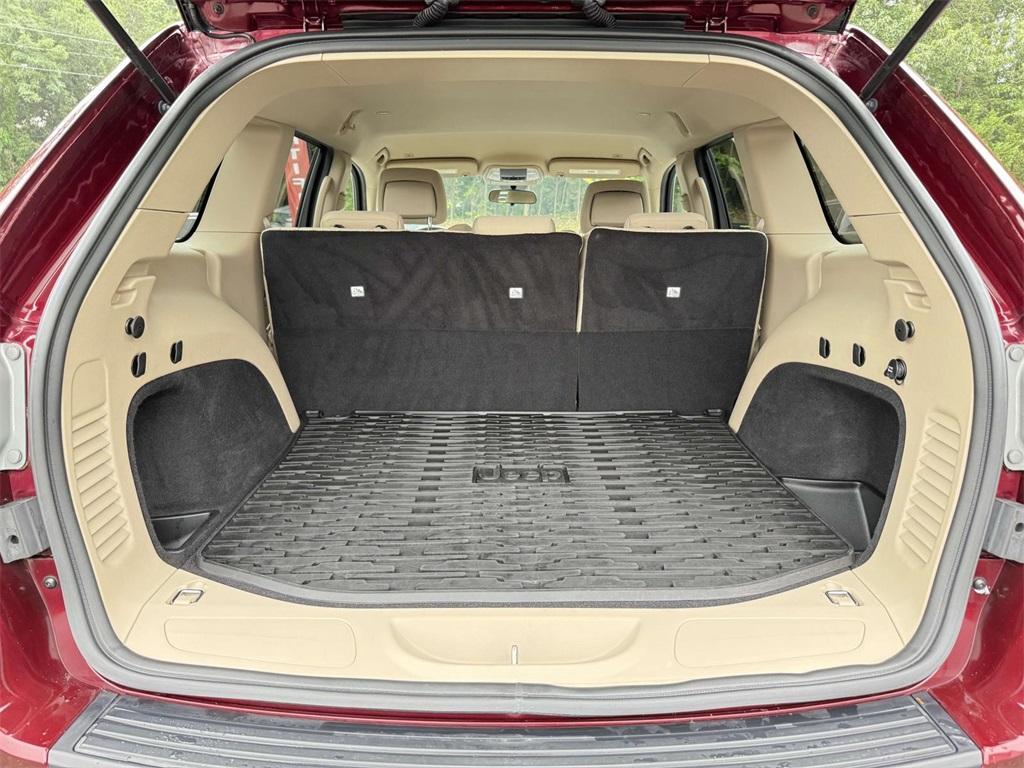 used 2018 Jeep Grand Cherokee car, priced at $17,392