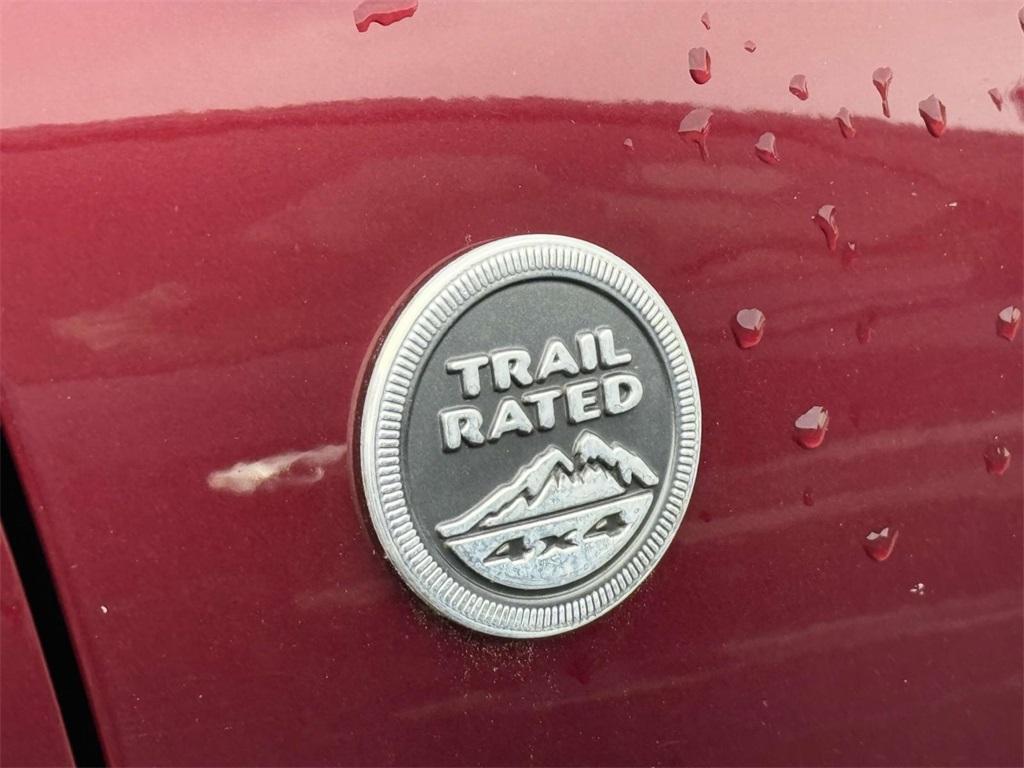 used 2018 Jeep Grand Cherokee car, priced at $17,392