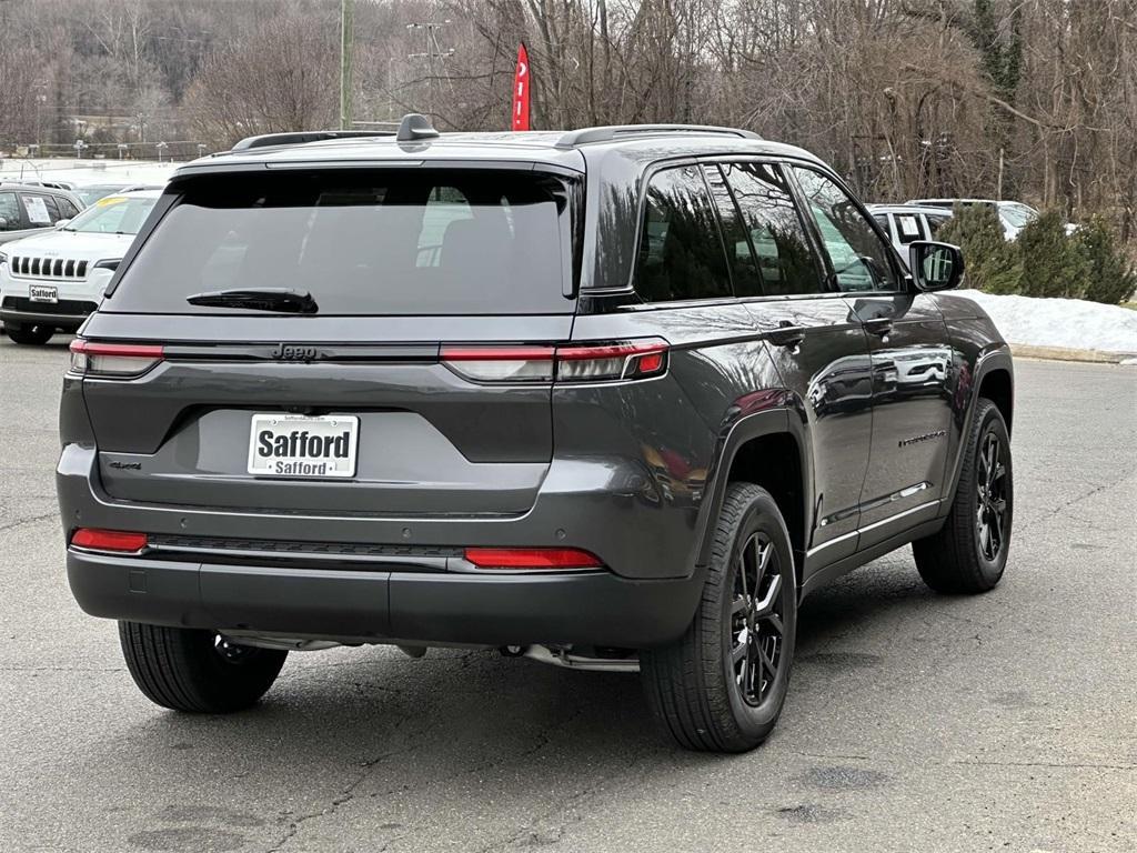 new 2025 Jeep Grand Cherokee car, priced at $42,277