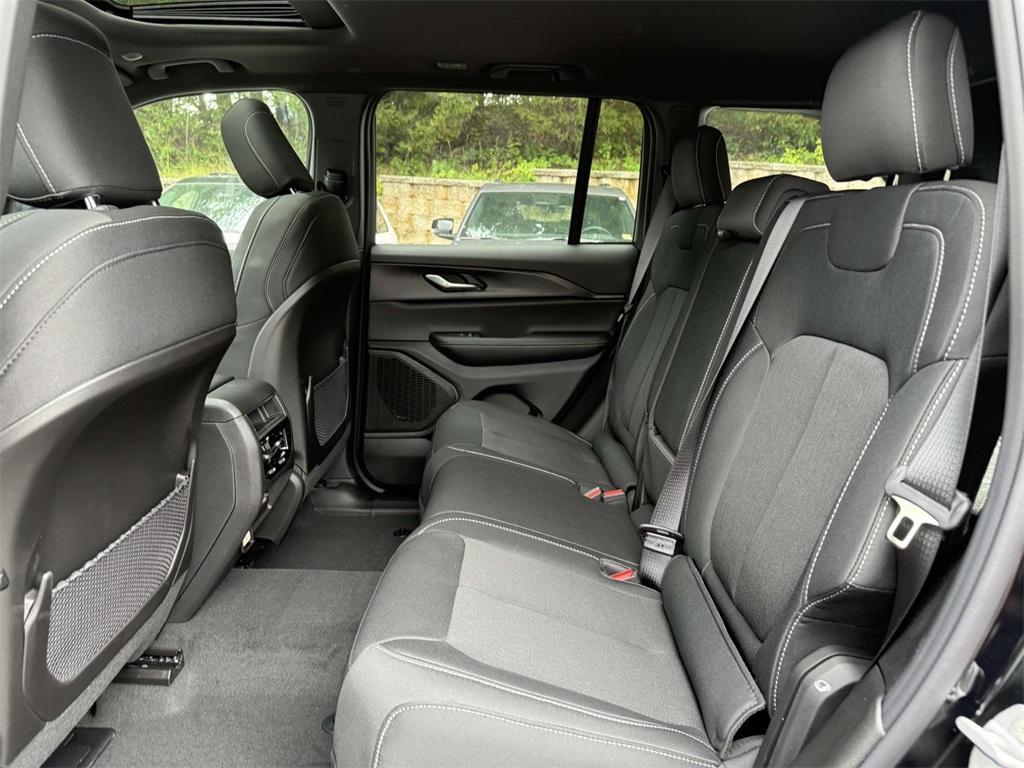 new 2025 Jeep Grand Cherokee car, priced at $38,428