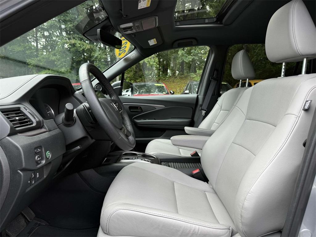 used 2023 Honda Passport car, priced at $32,601