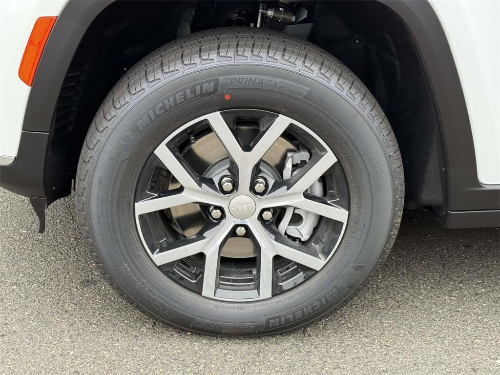 new 2025 Jeep Grand Cherokee L car, priced at $46,641