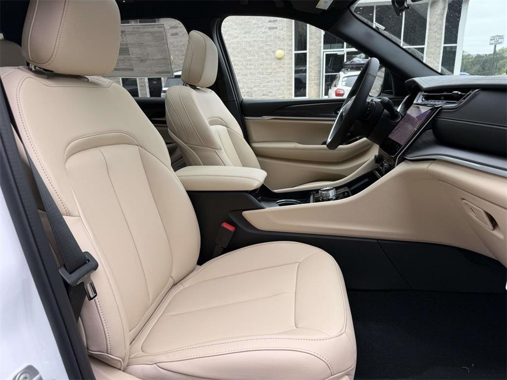 new 2025 Jeep Grand Cherokee L car, priced at $46,641
