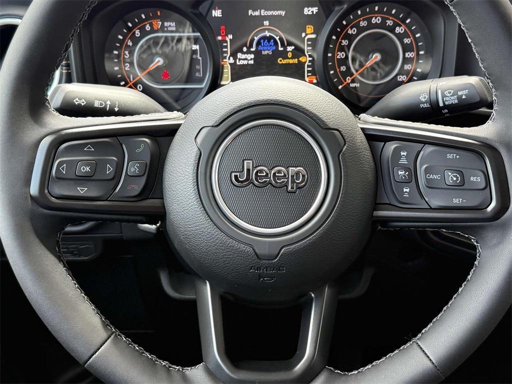 new 2025 Jeep Gladiator car, priced at $42,987