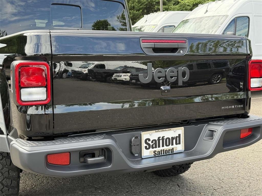 new 2025 Jeep Gladiator car, priced at $42,987