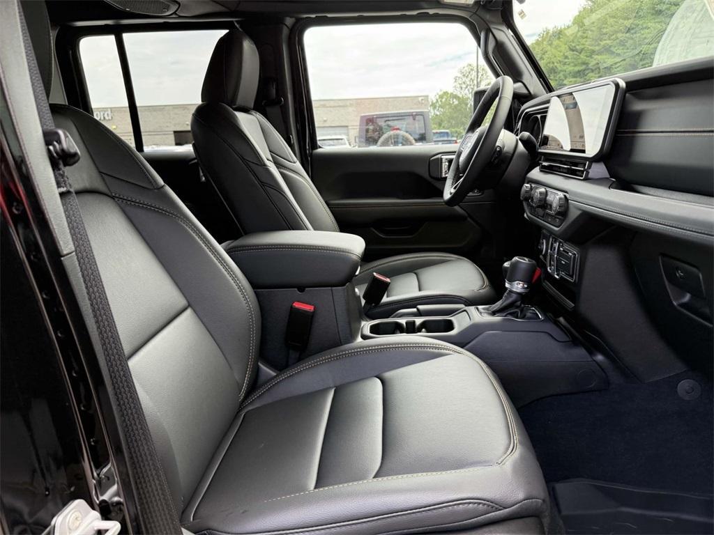 new 2025 Jeep Gladiator car, priced at $42,987