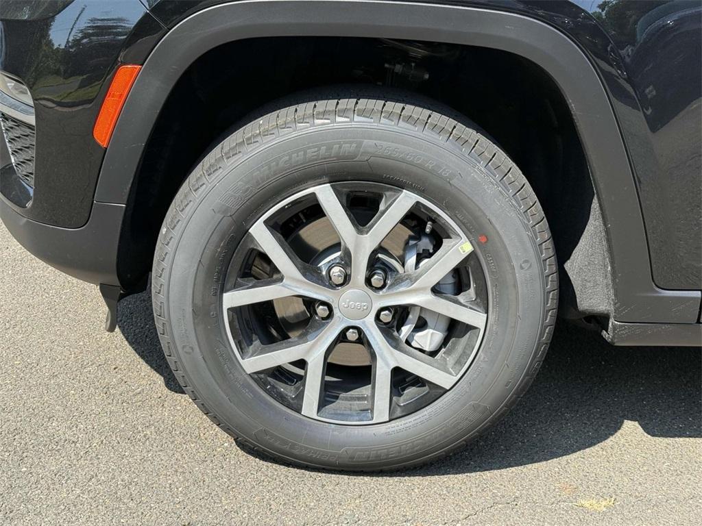 new 2025 Jeep Grand Cherokee car, priced at $42,752