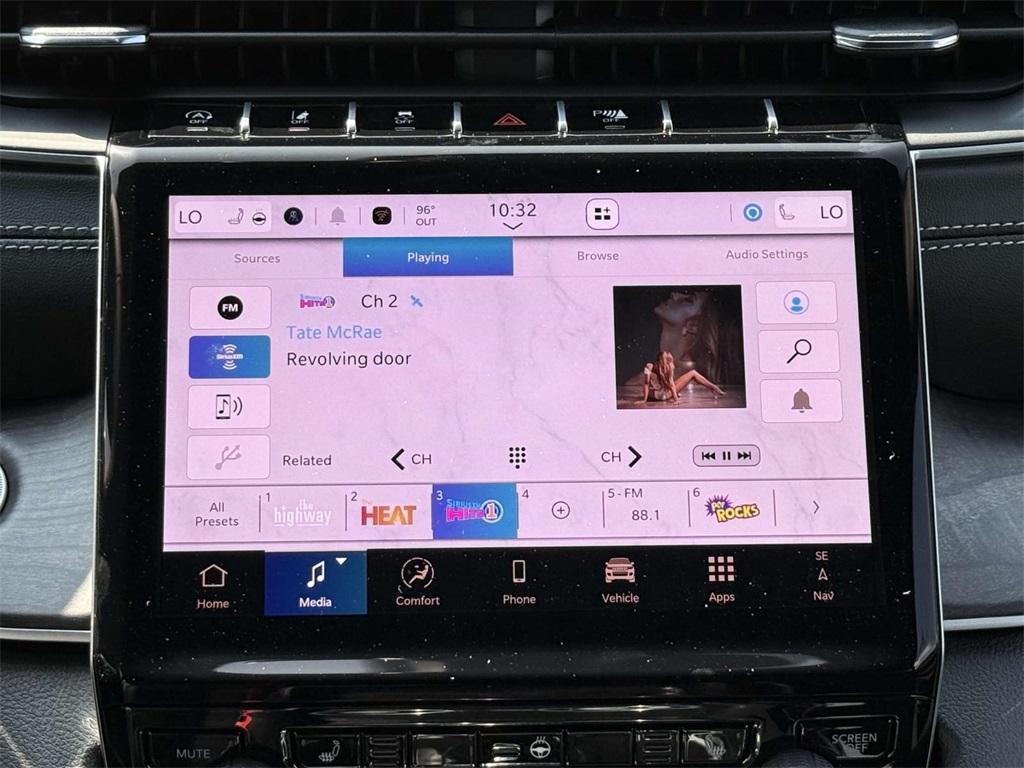 new 2025 Jeep Grand Cherokee car, priced at $42,752