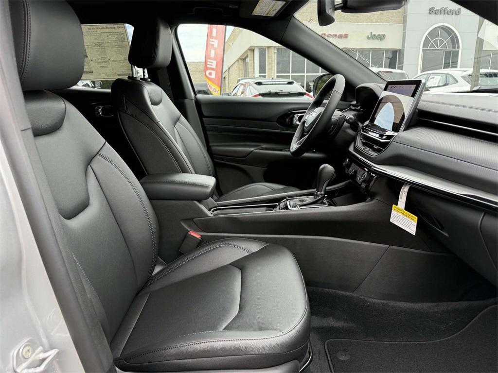 new 2025 Jeep Compass car, priced at $32,912