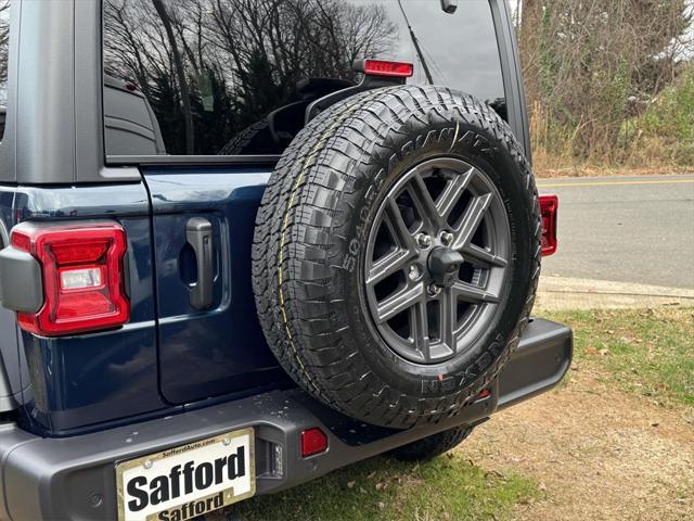 new 2025 Jeep Wrangler car, priced at $44,273