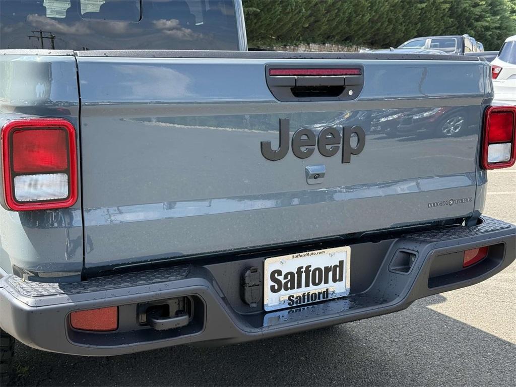 new 2025 Jeep Gladiator car, priced at $42,987