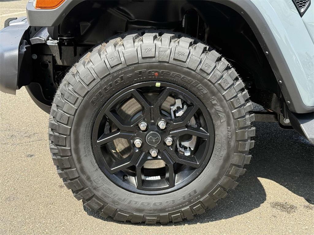 new 2025 Jeep Gladiator car, priced at $42,987