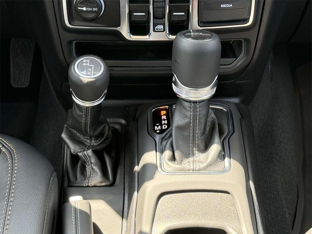 new 2025 Jeep Gladiator car, priced at $42,987