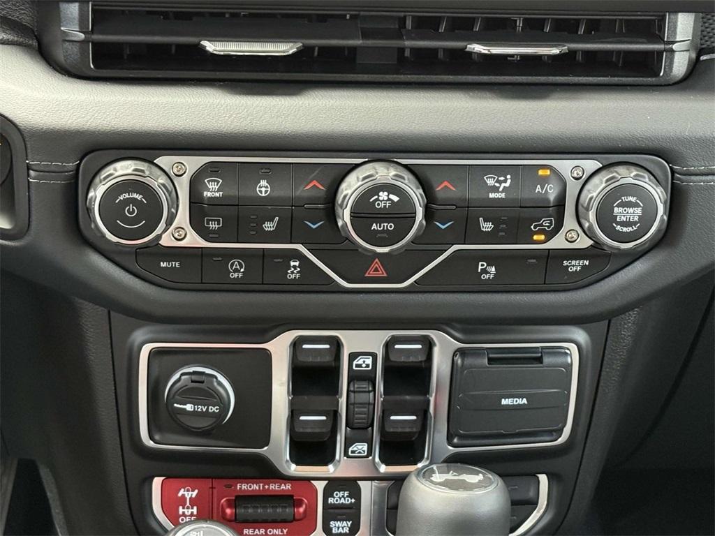 new 2025 Jeep Wrangler car, priced at $66,650