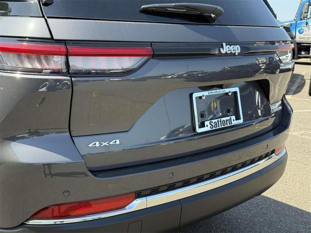 new 2025 Jeep Grand Cherokee car, priced at $37,103