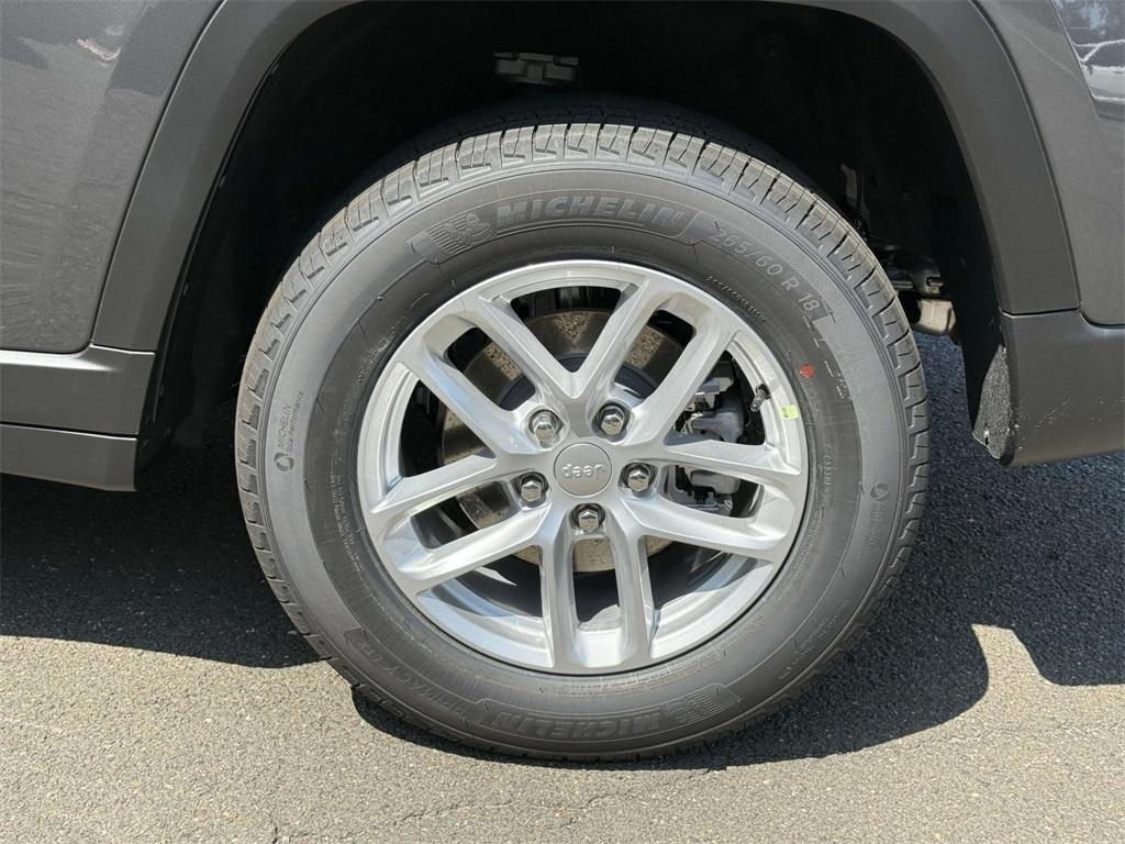 new 2025 Jeep Grand Cherokee car, priced at $37,103