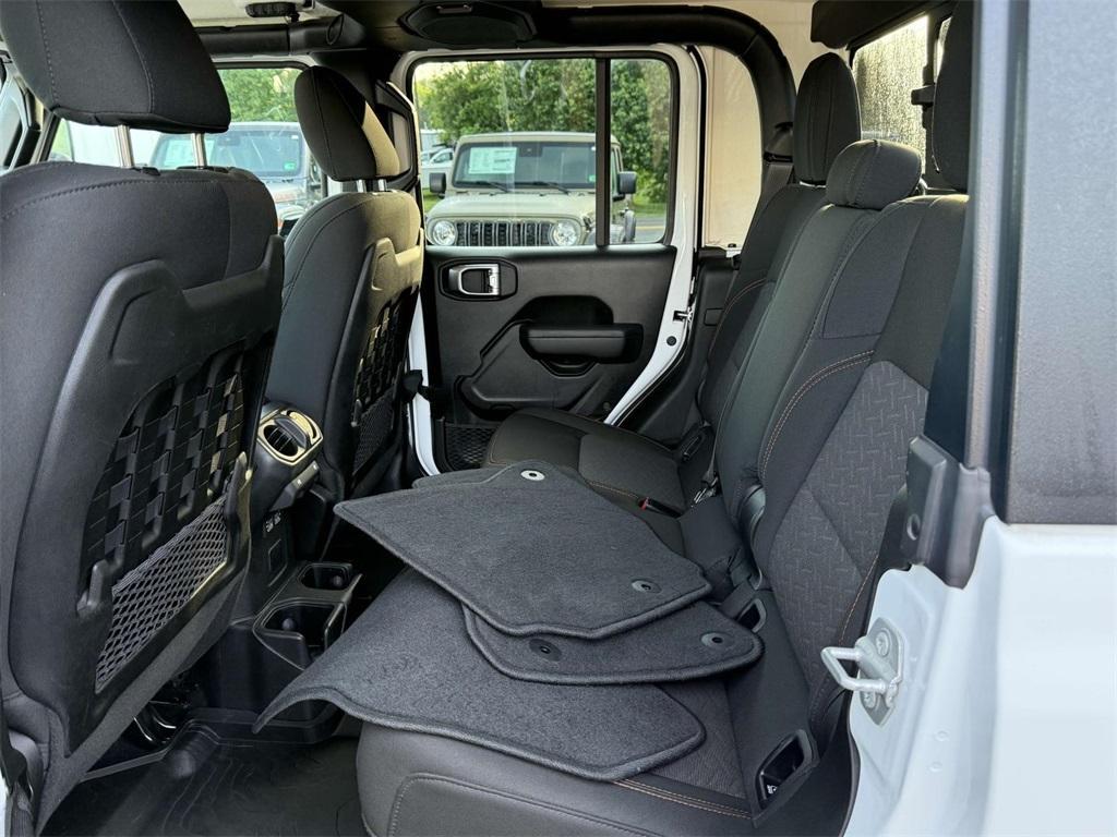 used 2022 Jeep Gladiator car, priced at $37,270