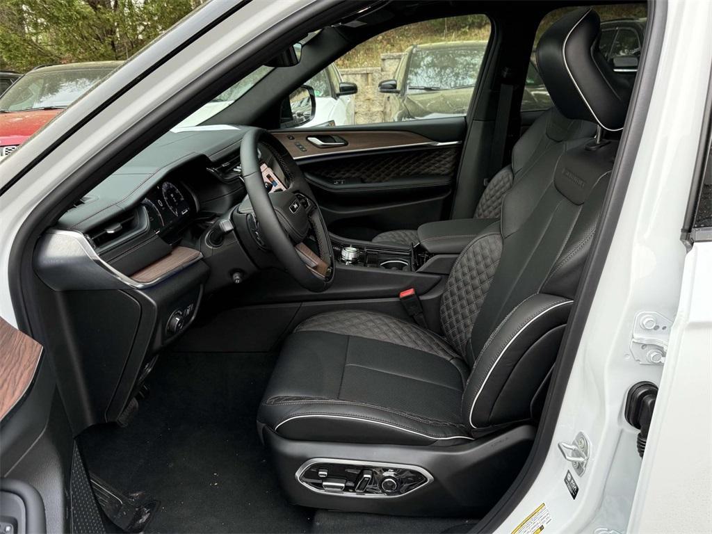 new 2025 Jeep Grand Cherokee L car, priced at $54,458