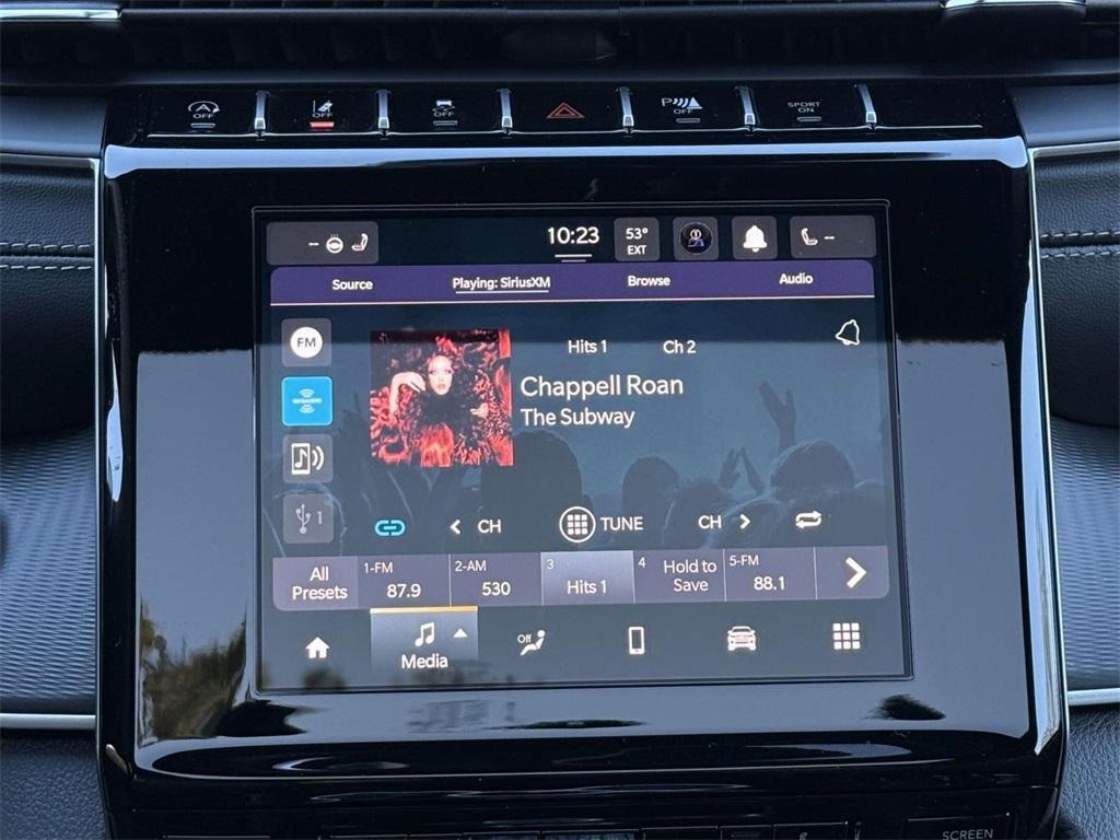 new 2025 Jeep Grand Cherokee car, priced at $37,153