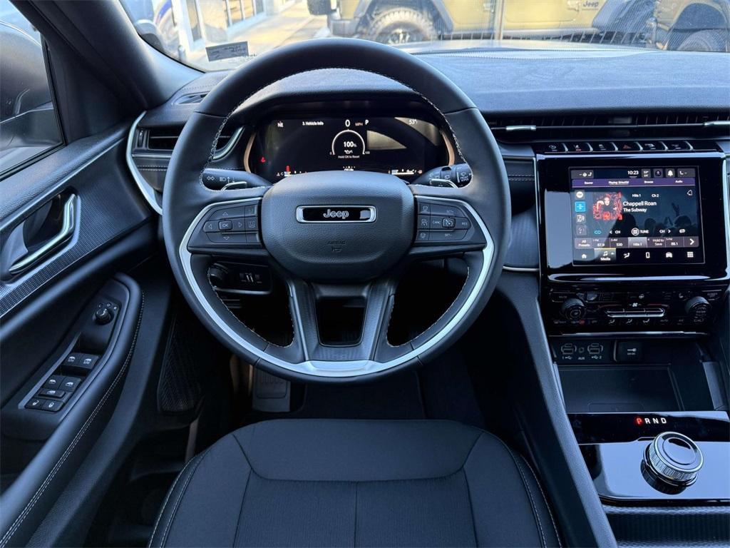 new 2025 Jeep Grand Cherokee car, priced at $37,153