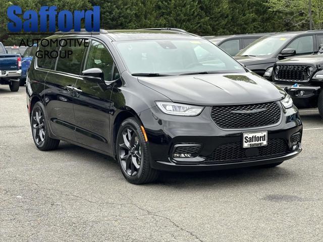 new 2024 Chrysler Pacifica car, priced at $47,189