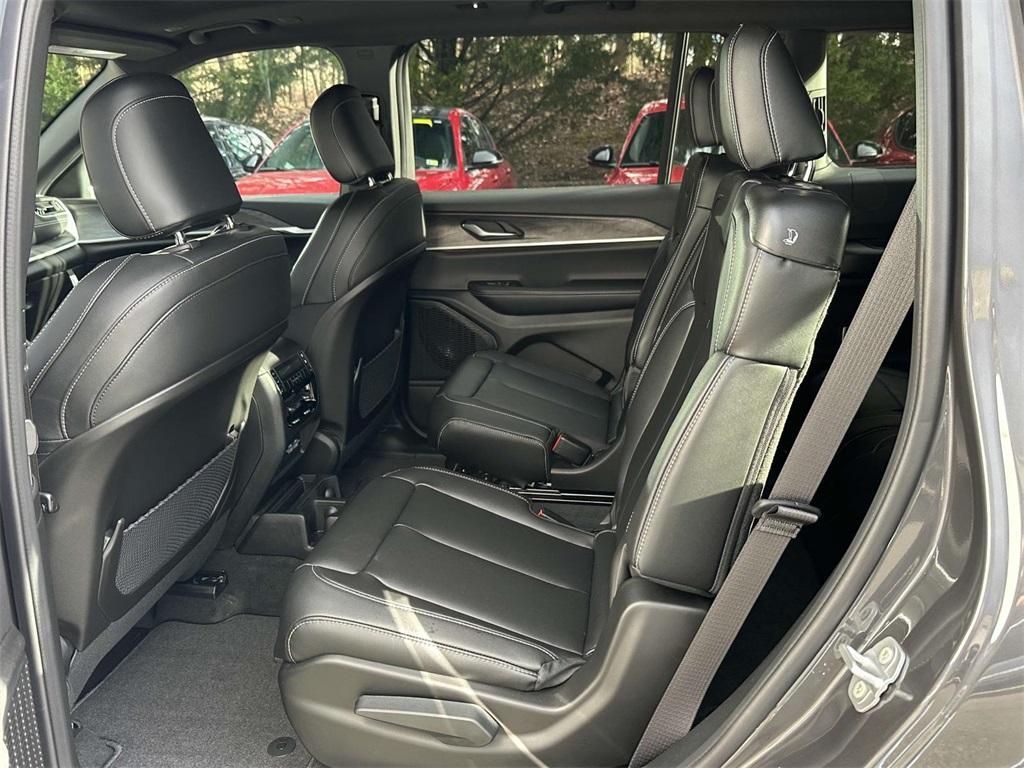 new 2025 Jeep Grand Cherokee L car, priced at $44,030