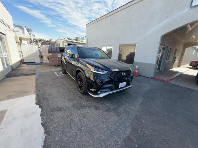 used 2024 Toyota Highlander car, priced at $44,125